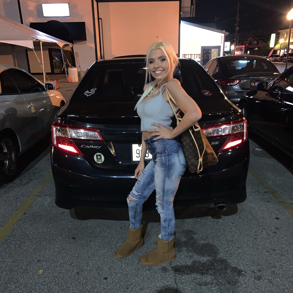 Meet your Posher, Samantha